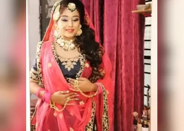 Retro Lush makeup studio