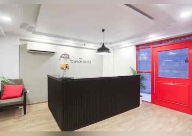 OYO Townhouse 143 Hotel Royal Garden 